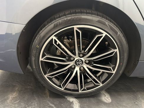 Used 2019 Toyota Avalon XSE image 33