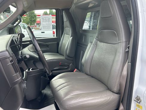 Used 2022 Chevrolet Express 2500 w/ Driver Convenience Package RWD image 11