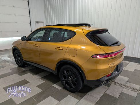 Used 2024 Dodge Hornet R/T Plus w/ R/T Blacktop Package image 2