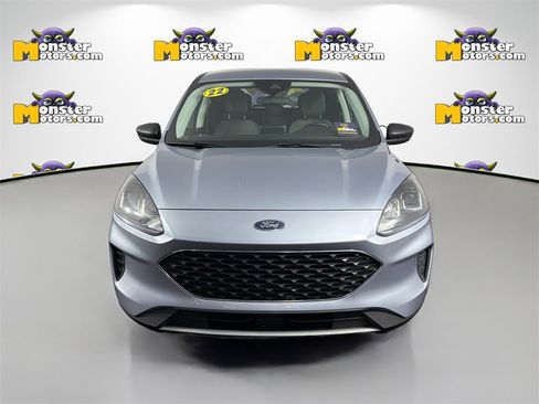 Used 2022 Ford Escape SE image 2