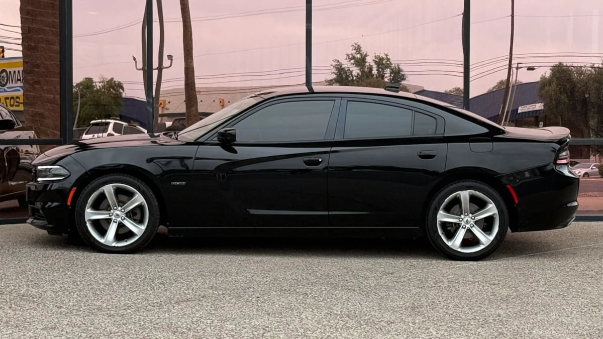 Used 2018 Dodge Charger R/T RWD image 4