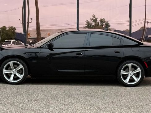 Used 2018 Dodge Charger R/T RWD image 4
