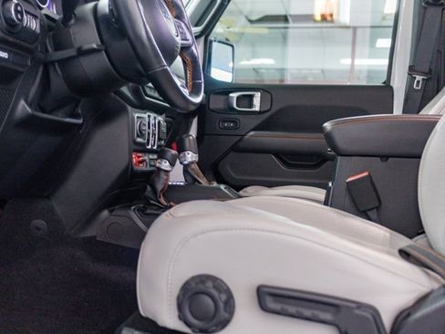 Certified 2022 Jeep Gladiator Mojave w/ LED Lighting Group image 10