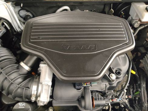 Used 2021 GMC Acadia SLT w/ Technology Package FWD image 30