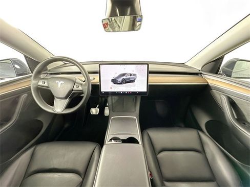 Used 2023 Tesla Model Y Performance image 3