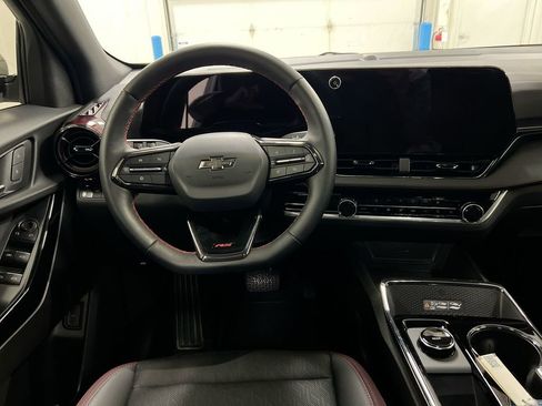 Used 2025 Chevrolet Equinox RS AWD/4WD image 11