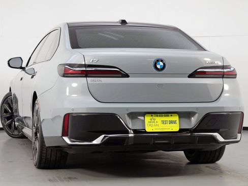 Used 2023 BMW i7 xDrive60 w/ Executive Package 2 AWD/4WD image 6