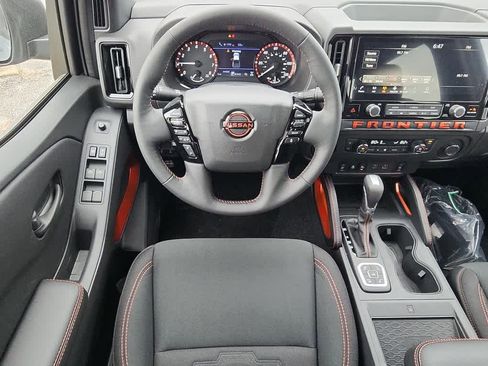 New 2026 Nissan Frontier PRO-4X w/ Pro-4x Convenience Package image 8