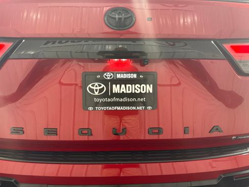 Used 2025 Toyota Sequoia Platinum AWD/4WD image 54