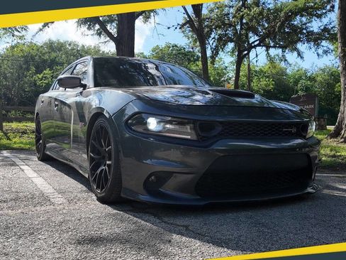 Used 2019 Dodge Charger Scat Pack RWD image 1