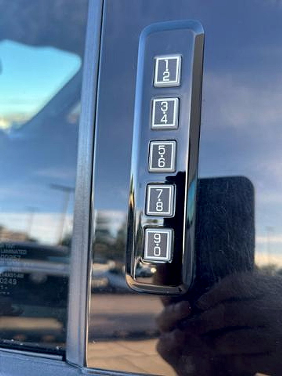Used 2022 Ford F150 XLT w/ Equipment Group 302A High AWD/4WD image 9