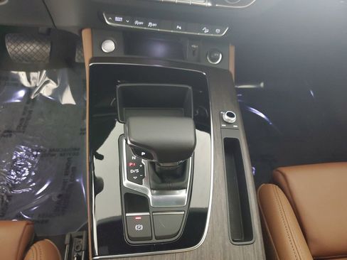 Certified 2025 Audi Q5 2.0T Premium Plus image 16
