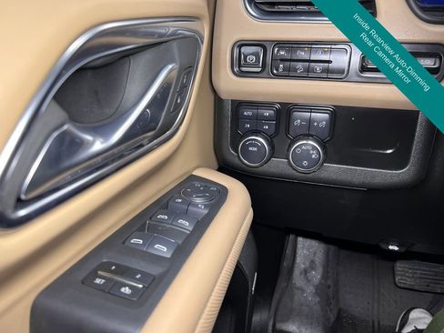 Used 2024 Chevrolet Suburban Premier w/ Premium Package 2 AWD/4WD image 15