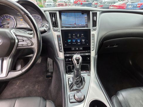 Used 2017 INFINITI Q60 3.0t w/ Premium Plus Package 3.0T RWD image 7