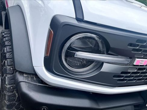 Used 2023 Ford Bronco Badlands image 28