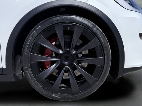 Used 2023 Tesla Model X Plaid image 13