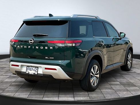 Used 2023 Nissan Pathfinder SL AWD/4WD image 7