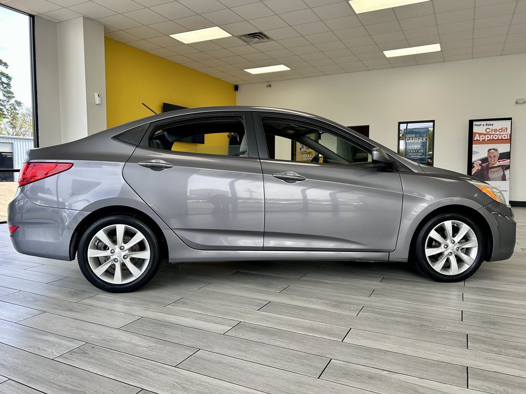 Used 2014 Hyundai Accent GLS w/ Option Group 2 FWD image 5