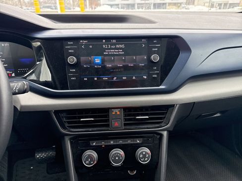 Used 2023 Volkswagen Taos SE w/ Panoramic Sunroof Package image 35