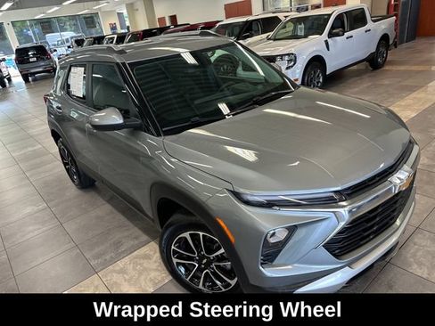Used 2024 Chevrolet TrailBlazer LT w/ LT Cold Weather Package AWD/4WD image 10