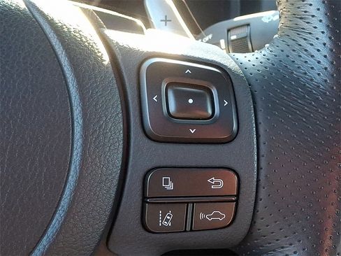 Used 2023 Lexus IS 500 image 25