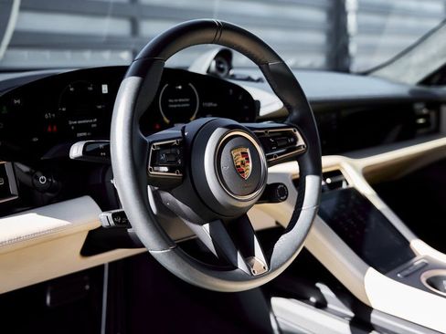 Used 2020 Porsche Taycan Turbo S AWD/4WD image 40