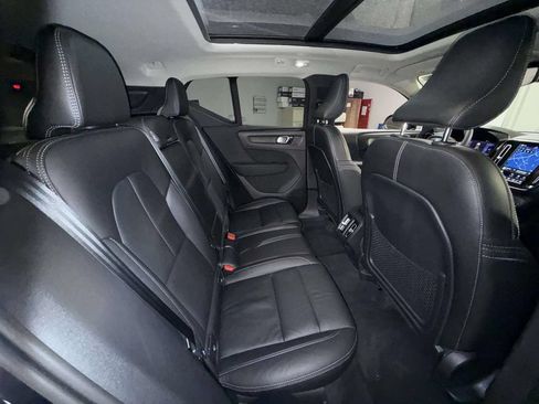 Used 2023 Volvo XC40 B4 Plus FWD image 16