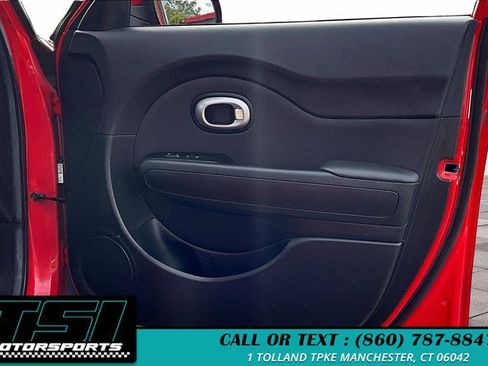 Used 2015 Kia Soul + image 24