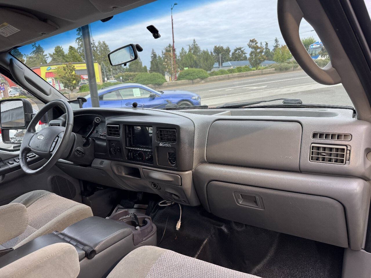Used 2003 Ford Excursion XLT AWD/4WD image 18