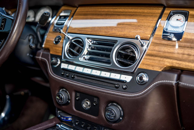 Used 2016 Rolls-Royce Wraith RWD image 46