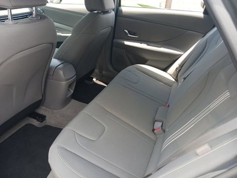 Used 2024 Hyundai Elantra SEL FWD image 13