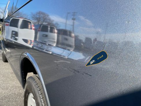 Used 2017 Chevrolet Express 3500 LT w/ LT Preferred Equipment Group image 33