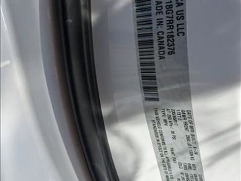 Used 2024 Chrysler Pacifica Touring-L image 27