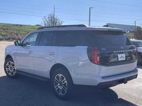 New 2026 Ford Expedition Active RWD image 5