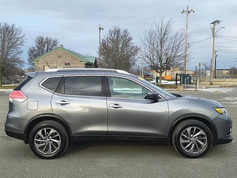 Used 2016 Nissan Rogue SL w/ SL Premium Package image 8