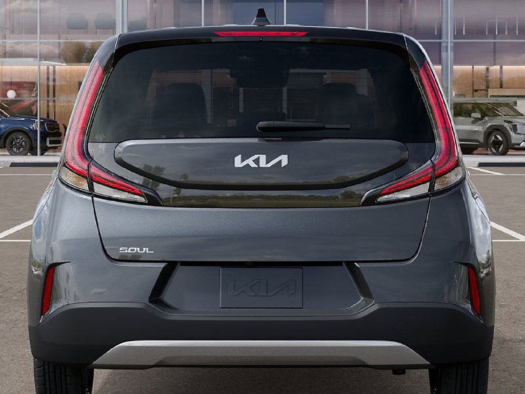 Used 2025 Kia Soul LX w/ LX Technology Package FWD image 13