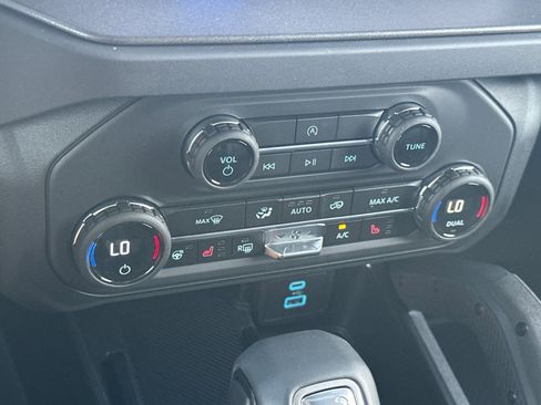 New 2025 Ford Bronco Badlands image 22