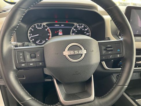 Used 2025 Nissan Rogue SV image 29