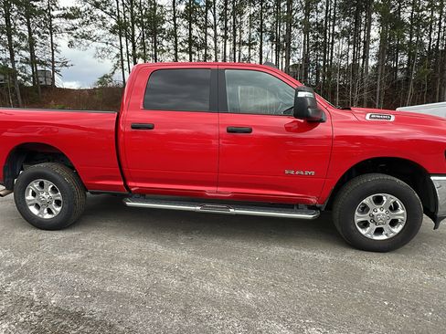 Used 2024 RAM 2500 Big Horn w/ Bed Utility Group image 7