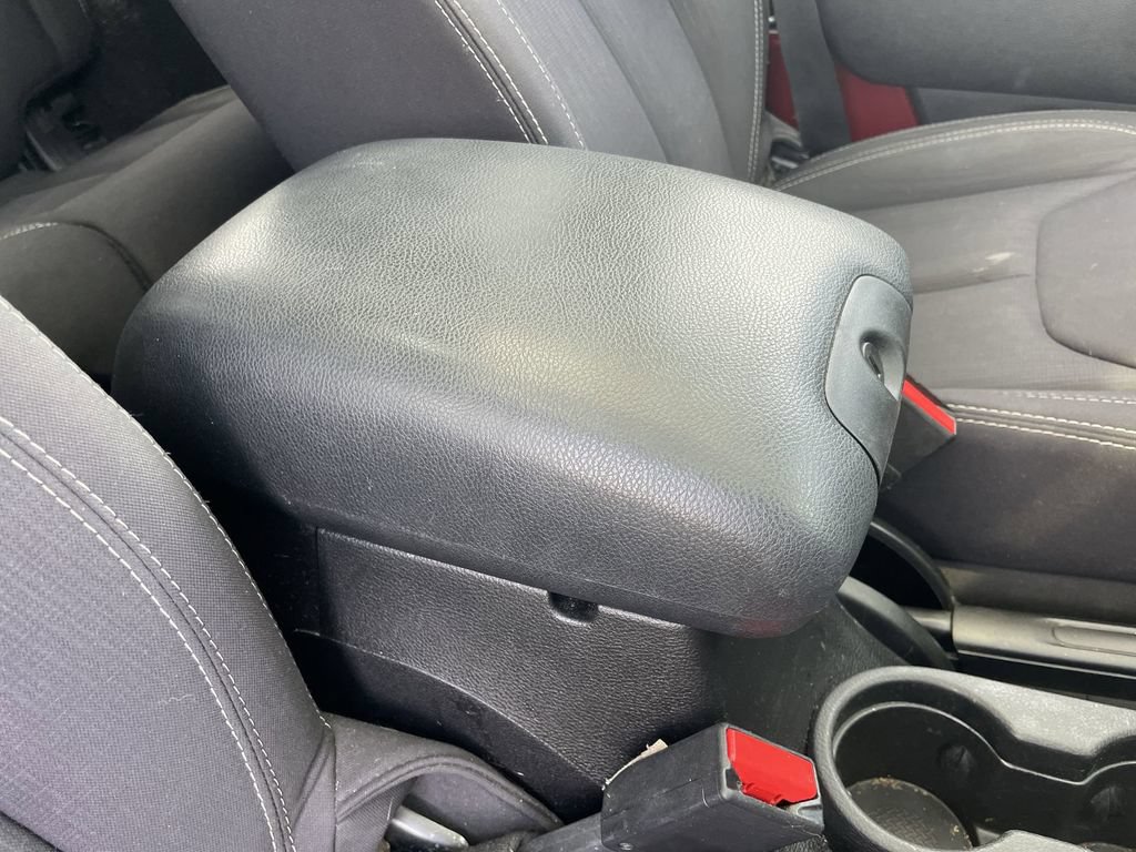 Used 2013 Jeep Wrangler Unlimited Rubicon w/ Connectivity Group AWD/4WD image 27