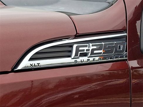 Used 2016 Ford F250 XLT w/ XLT Premium Package image 31