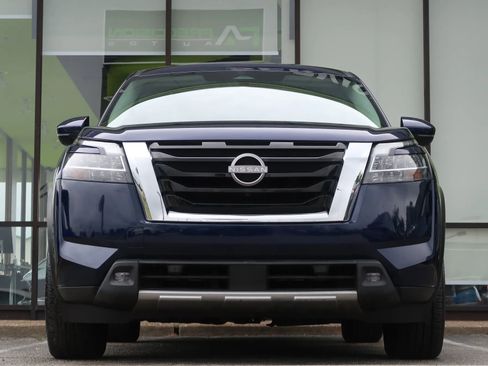 Used 2022 Nissan Pathfinder SL FWD image 4