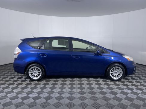 Used 2012 Toyota Prius V Three image 10