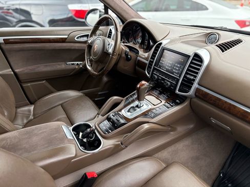 Used 2014 Porsche Cayenne GTS AWD/4WD image 22