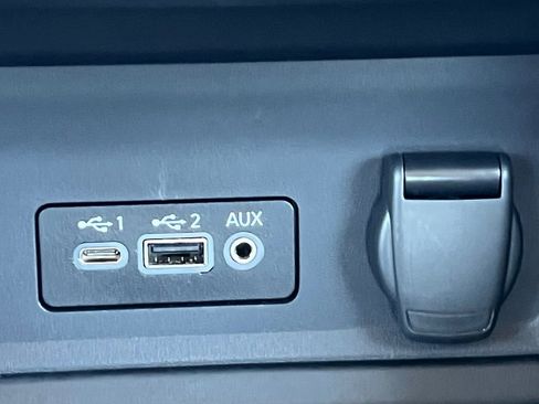 Certified 2025 Nissan Sentra SV w/ All-Weather Package FWD image 6