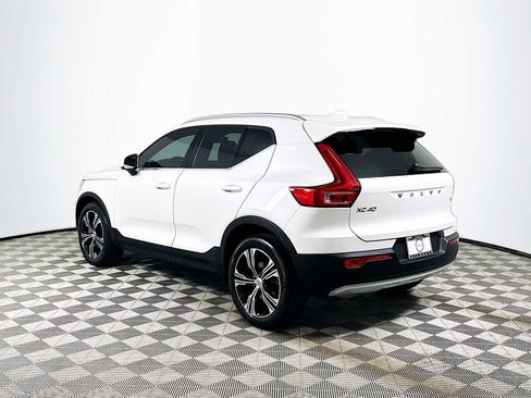 Used 2022 Volvo XC40 T4 Inscription w/ Climate Package FWD image 5