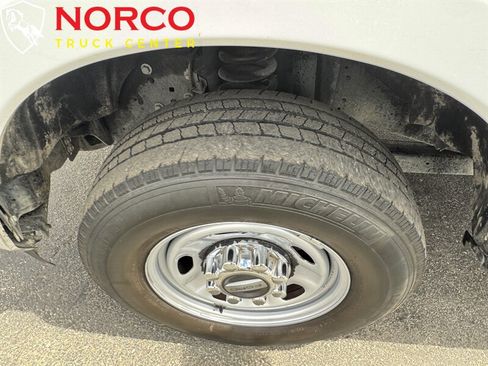 Used 2022 Ford F250 XL w/ Power Equipment Group image 14