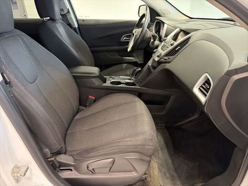 Used 2017 Chevrolet Equinox LT w/ Convenience Package FWD image 11