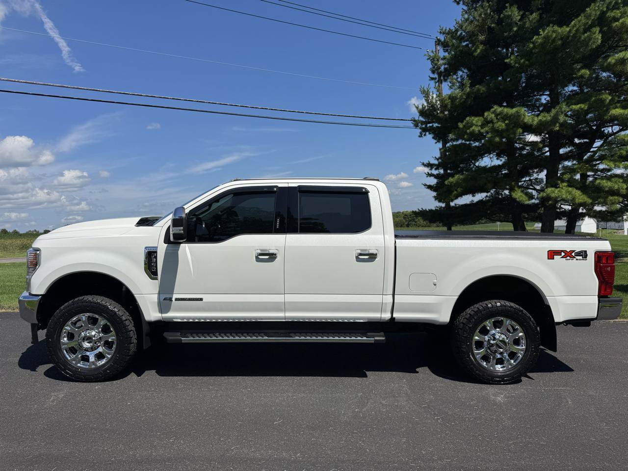 Used 2020 Ford F350 Lariat w/ Lariat Ultimate Package AWD/4WD image 3