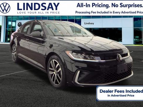 Used 2025 Volkswagen Jetta SE FWD image 1
